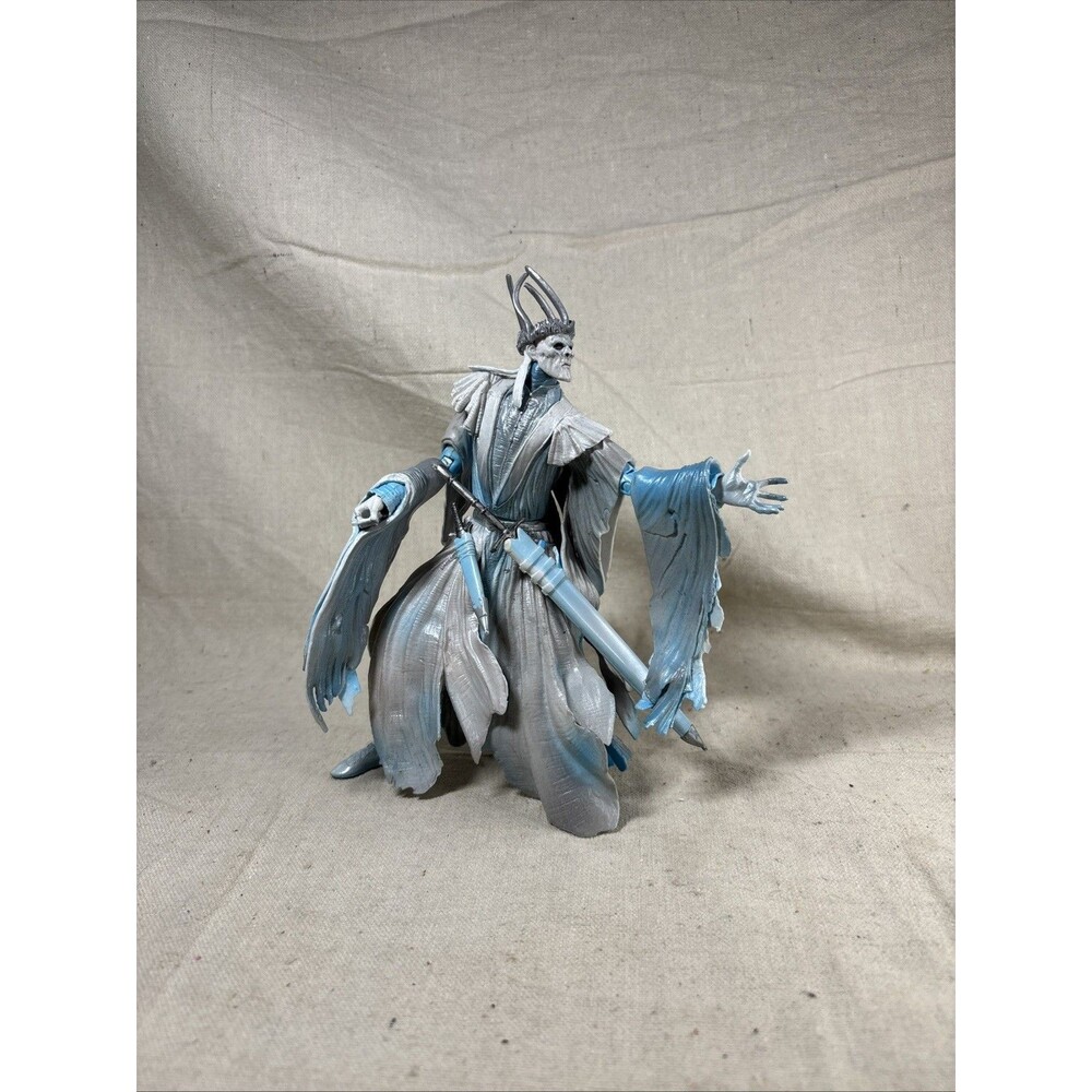 Twilight Ringwraith figure: The Lord of the Rings: Fellowship of the Ring 2002 F
